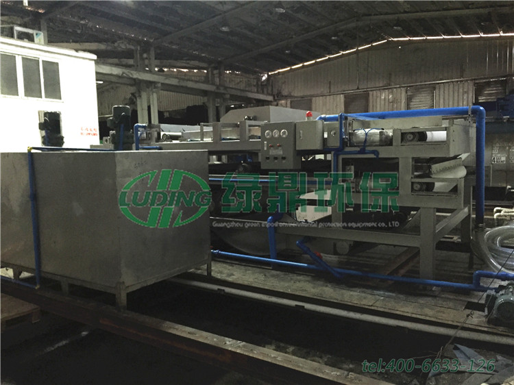 帶式壓濾機發(fā)往香港處理工廠污泥 1 帶式壓濾機發(fā)往香港處理工廠污泥 1