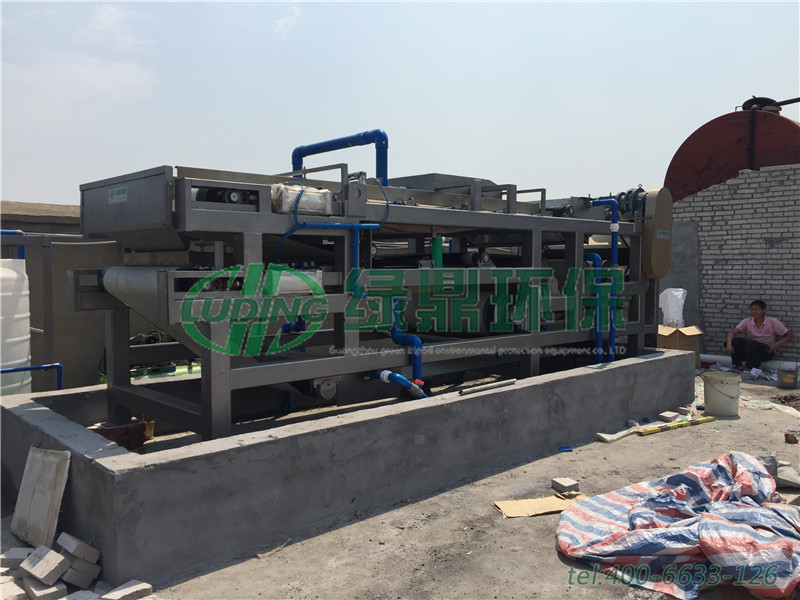 江西帶式壓濾機處理化工污泥泥漿案例 3 江西帶式壓濾機處理化工污泥泥漿案例 3