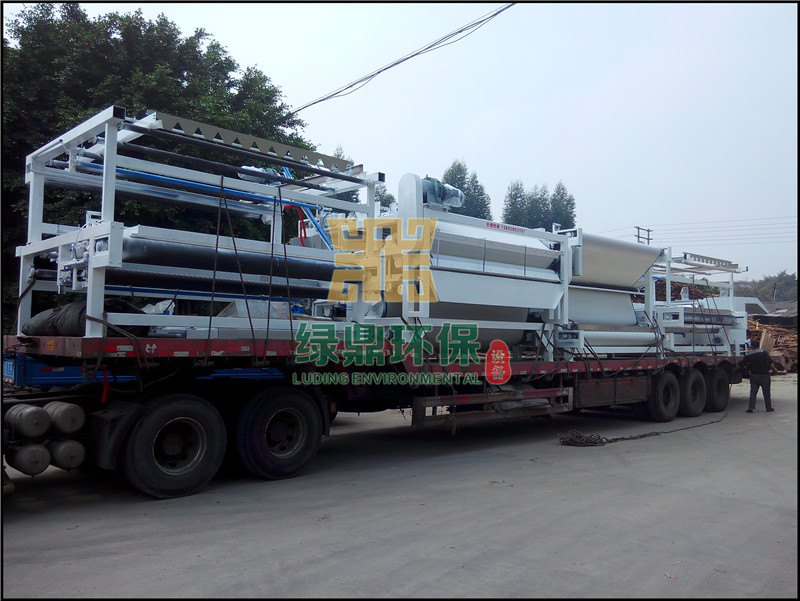 帶式壓濾機用于茅箭污泥處理項目 帶式壓濾機用于茅箭污泥處理項目